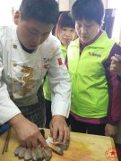 南陽(yáng)月嫂泓德家政公司_妊娠紋形成的主要原因