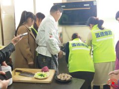南陽月嫂泓德家政公司_夏天寶寶怎么護理最好.月嫂去哪里學.南陽家政公司哪家培訓月嫂便宜